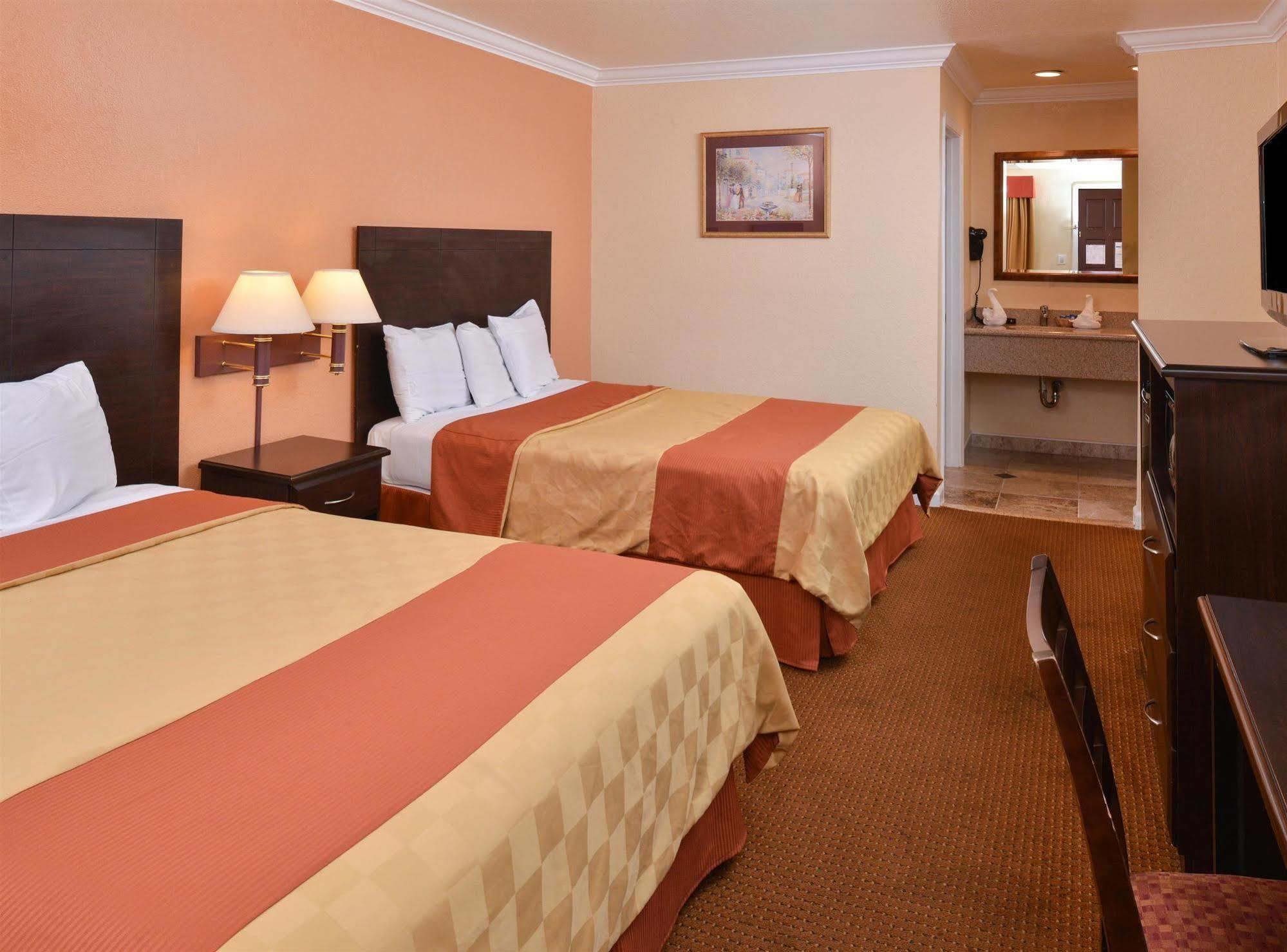 Americas Best Value Inn Саннивейл Экстерьер фото