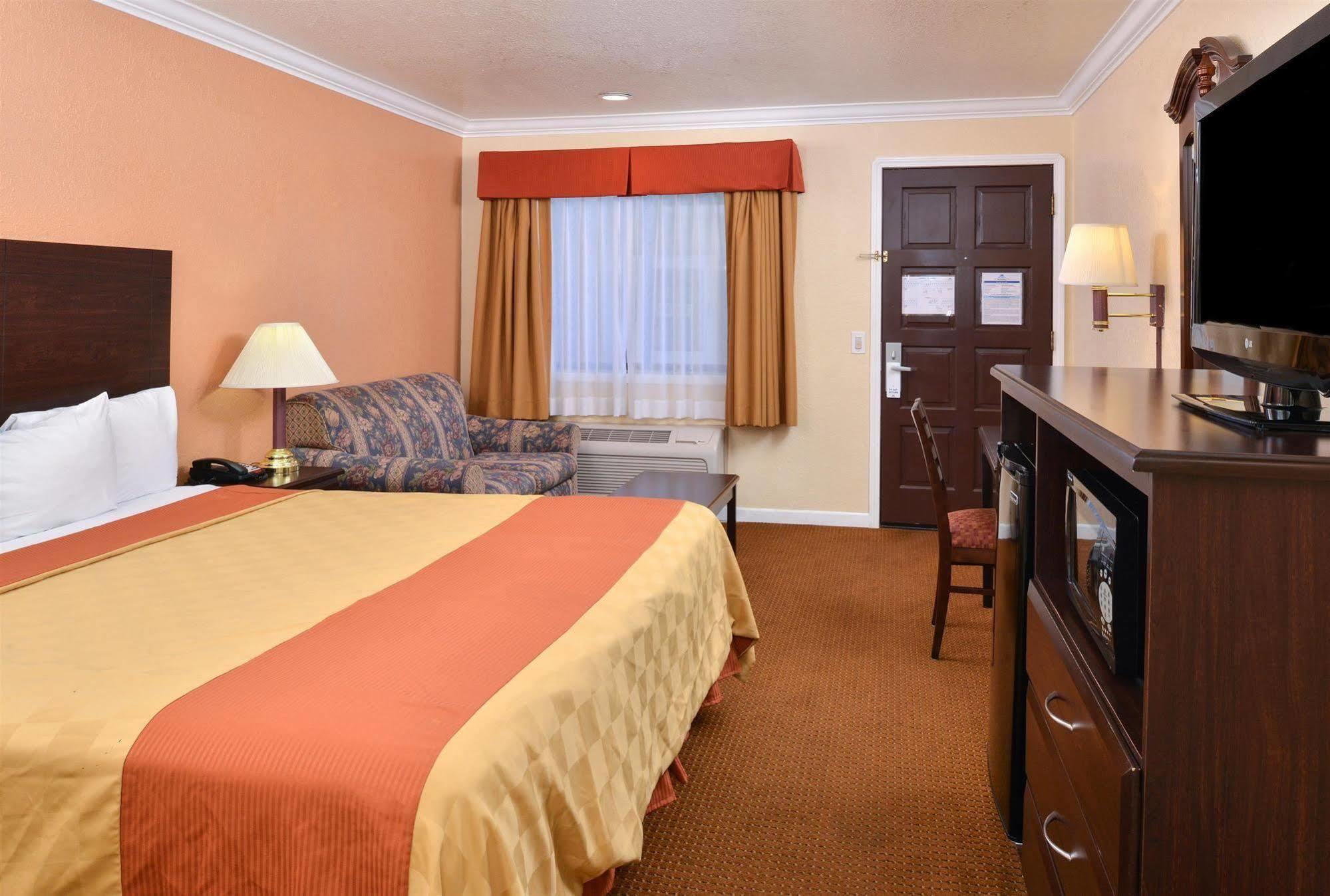 Americas Best Value Inn Саннивейл Экстерьер фото