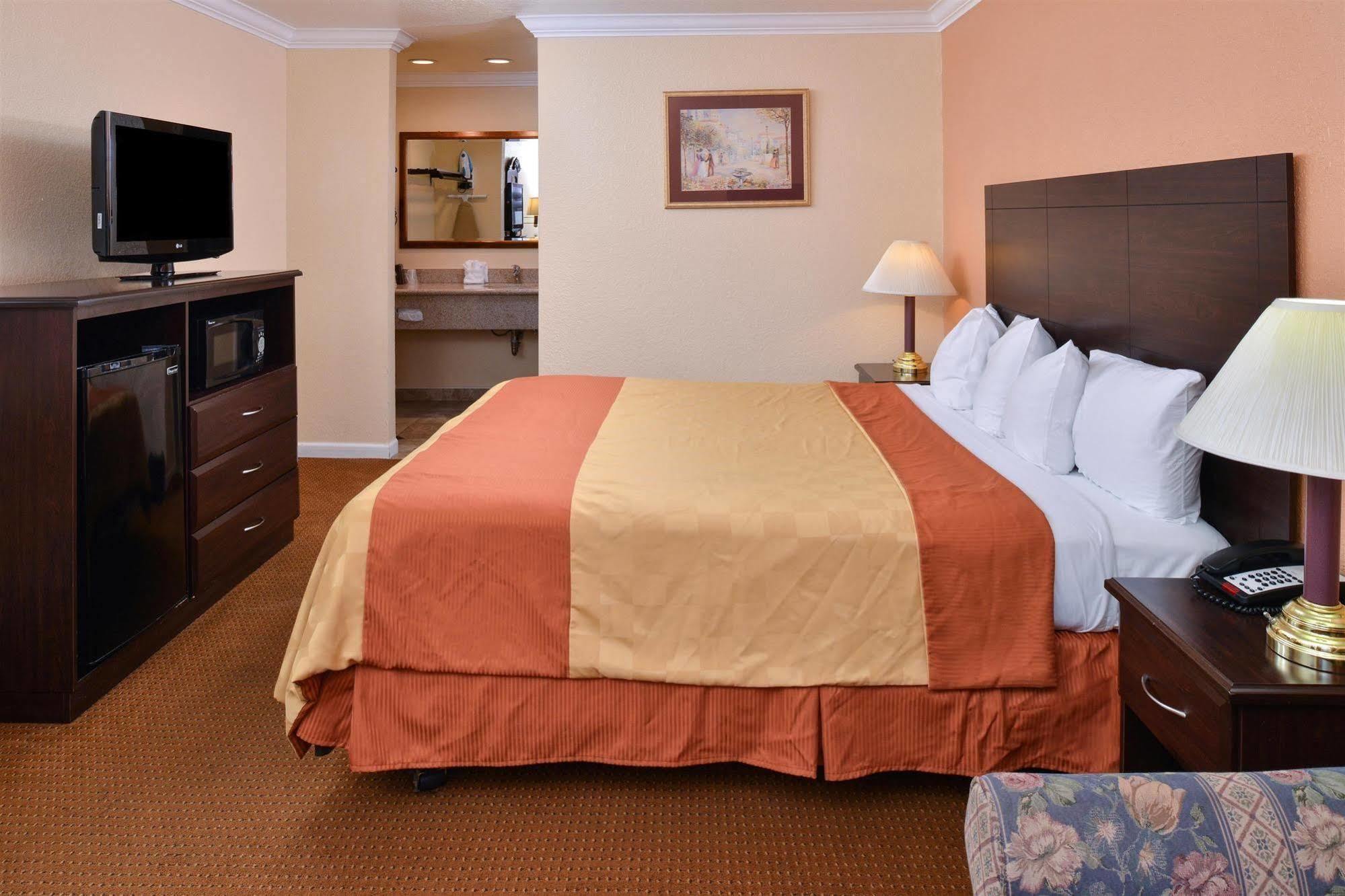 Americas Best Value Inn Саннивейл Экстерьер фото