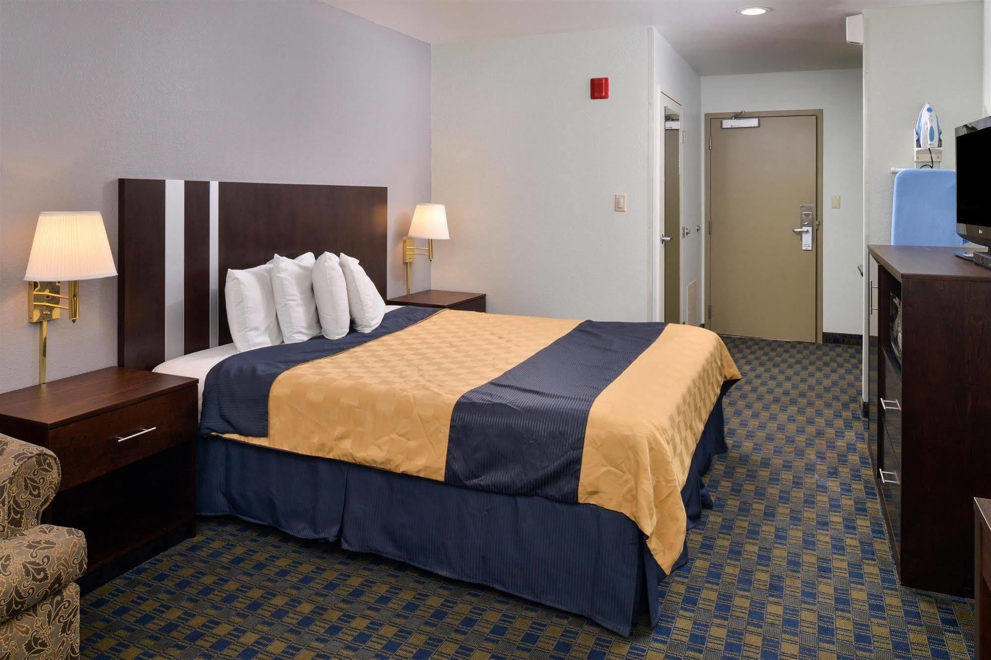 Americas Best Value Inn Саннивейл Экстерьер фото