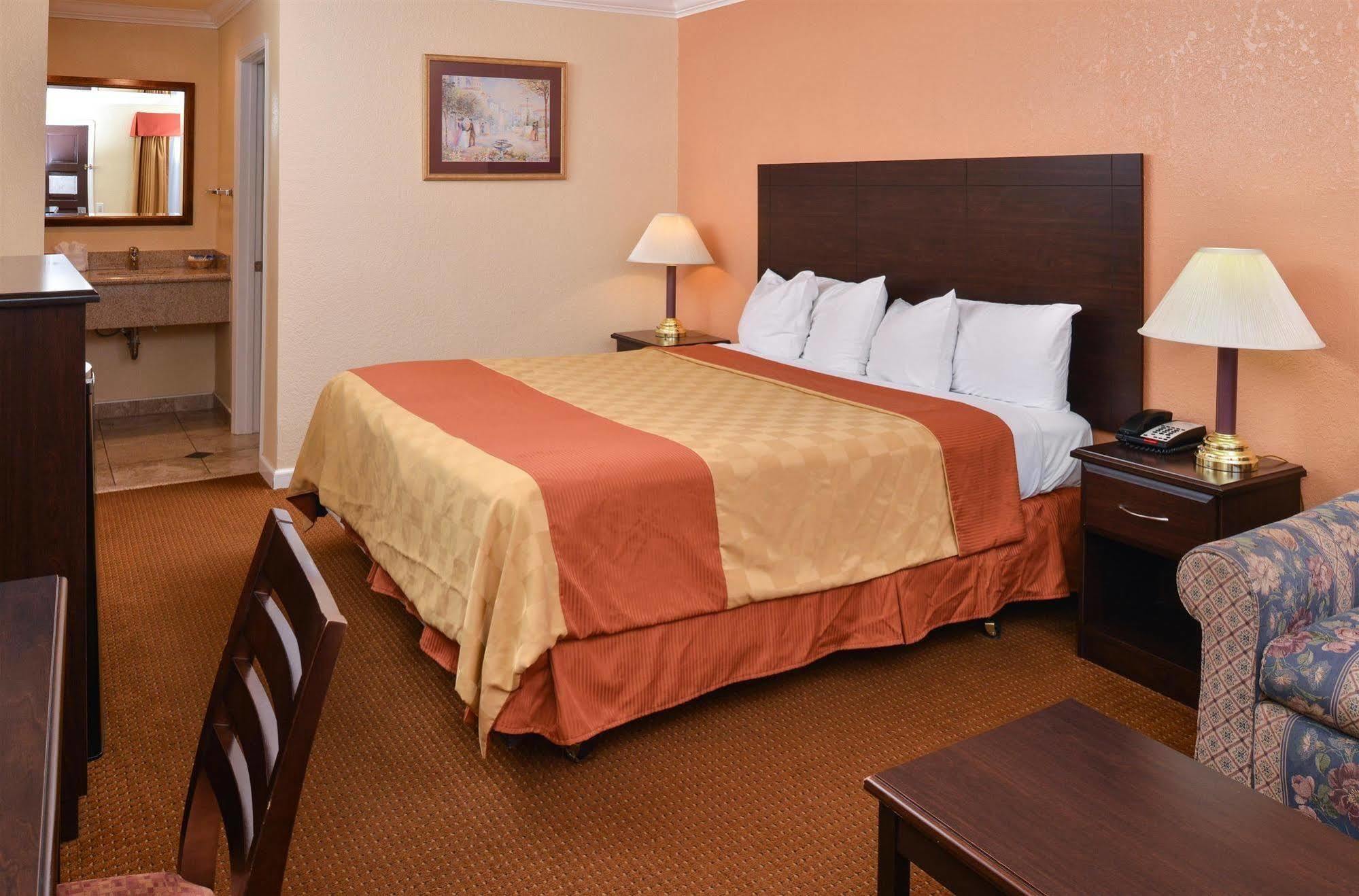 Americas Best Value Inn Саннивейл Экстерьер фото